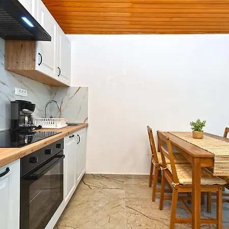 Biserka 2240 Apartman