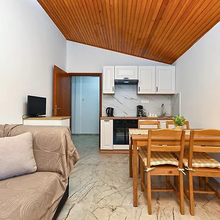 Appartement Biserka 2240